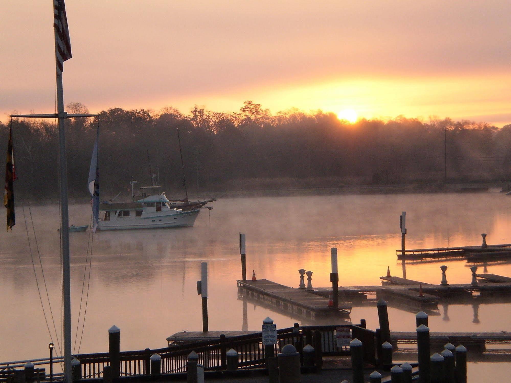 Inn At The Canal Bed & Breakfast Chesapeake City Esterno foto